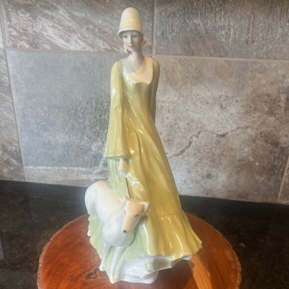 Royal Doulton 'Strolling' Hand Made & Hand Painted 14-inch Porcelain Figurine! - Picture 2 of 16